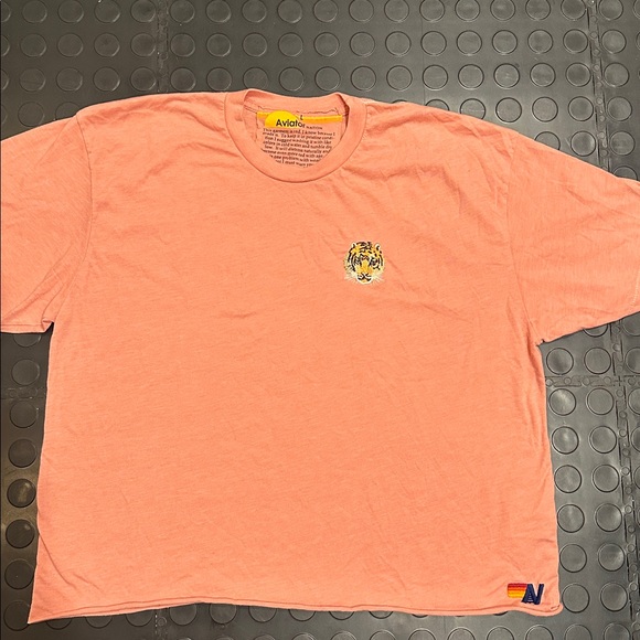 NWOT Aviator Nation L Coral Tee with tiger graphic - Picture 8 of 8